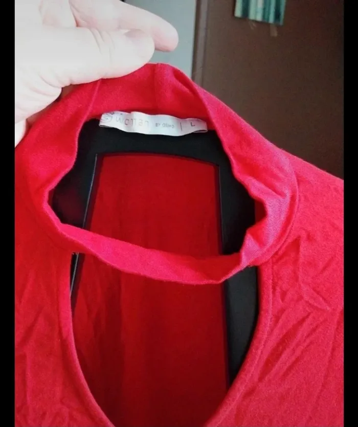 Haut Gemo taille L neuf jamais porté. Rouge. Étiquette coupée. - photo numéro 3