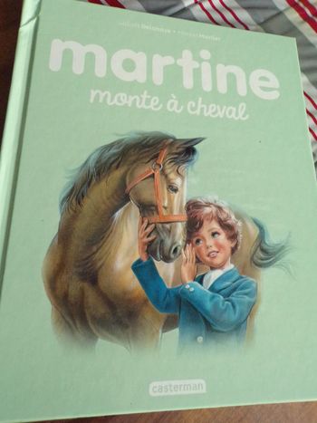 Livre Martine monte à cheval  casterman 2016