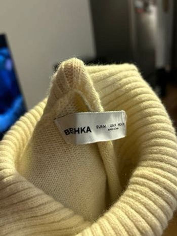 Pull col roulé rayé blanc cassé et noir Bershka - photo numéro 2