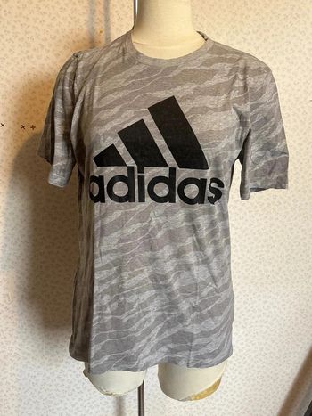 T shirt imprimé taille 38 marque Adidas