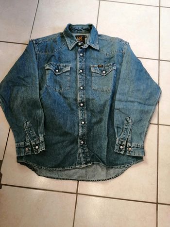 Chemise lee