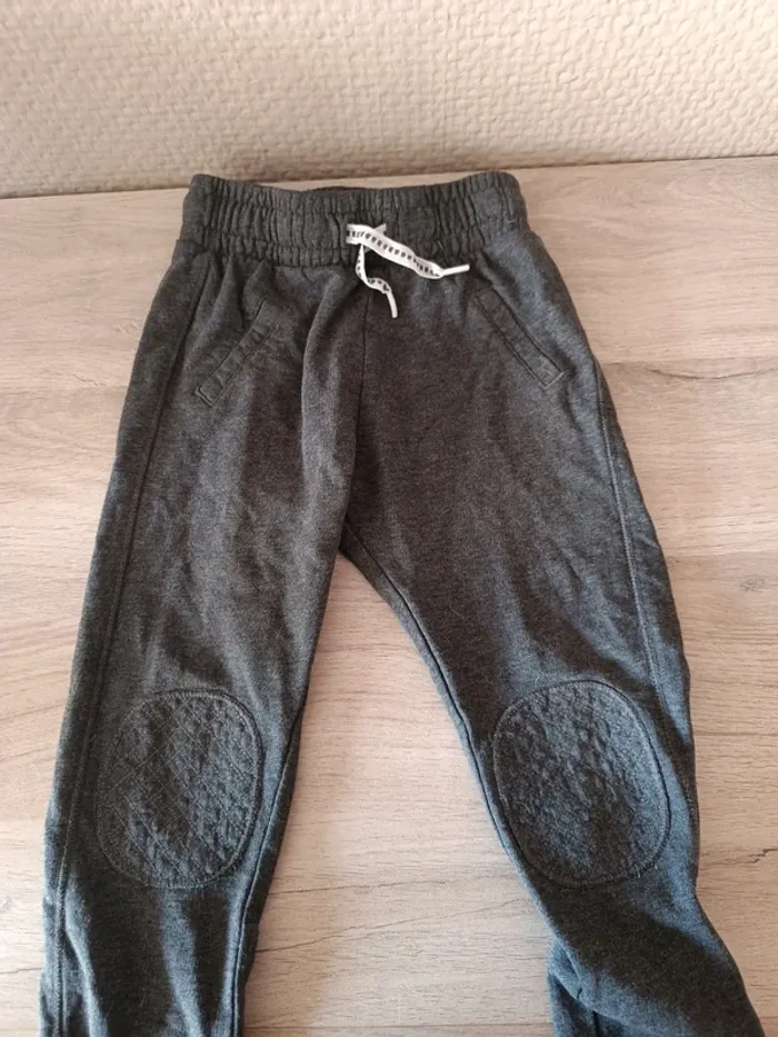 Jogging patch aux genoux Kiabi 36 mois 3 ans - photo numéro 3
