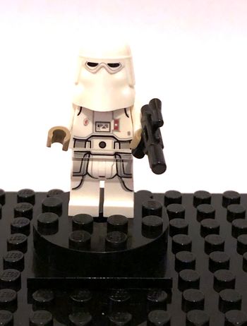 LEGO Star Wars episode V - Snowtrooper, cheek lines, frown