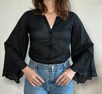 Blouse chemise chemisier noire 38 Les Petites manches pagode, broderie effet dentelle taille 1 (36)