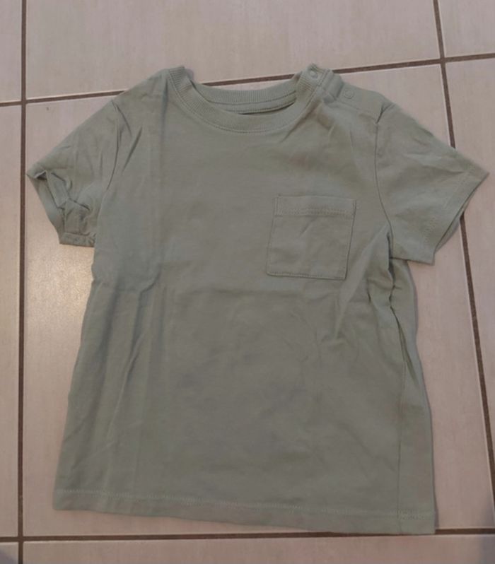 T-shirts 18 mois (3 T-shirts) - photo numéro 2