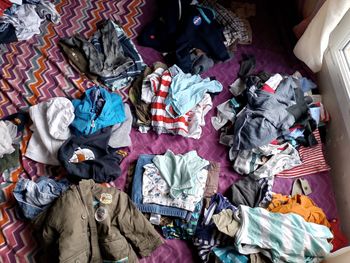 Gros Lot de vêtements bb garçon 6 mois.