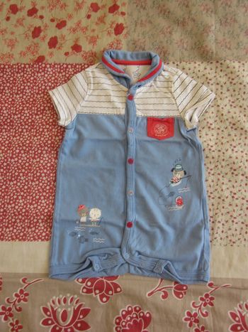 Barboteuse bleue et blanche 6 mois