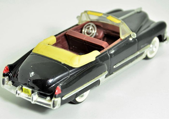 Miniature Cadillac Coupé de Ville 1/43 - photo numéro 3