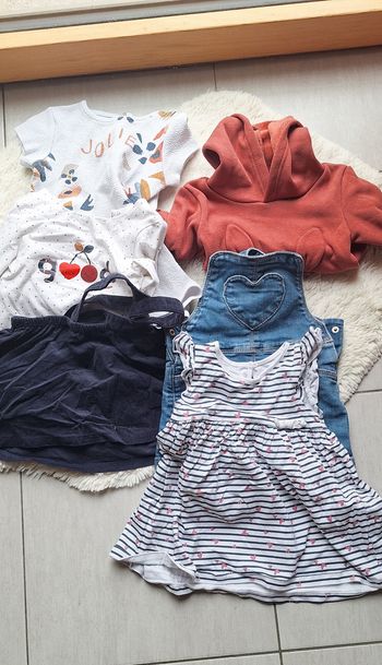 Gros lot de 48 vêtements 12 mois - fille - marques diverses