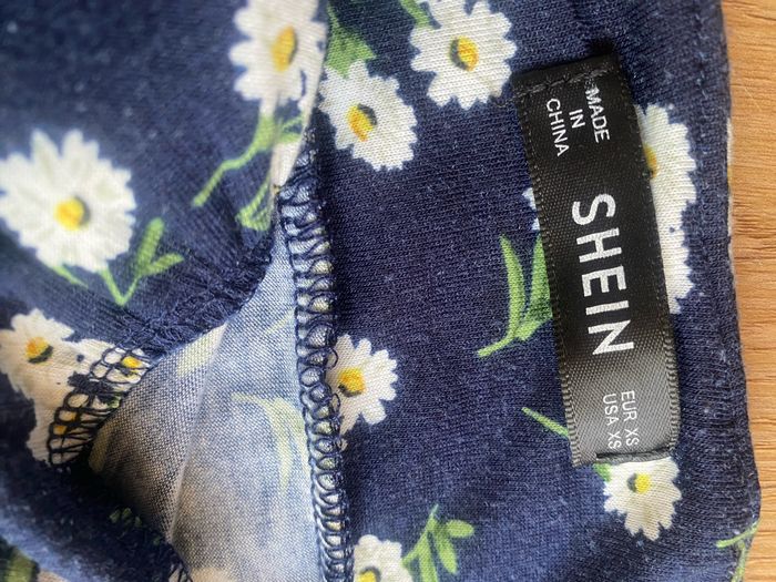 Robe à bretelle à fleur - photo numéro 5
