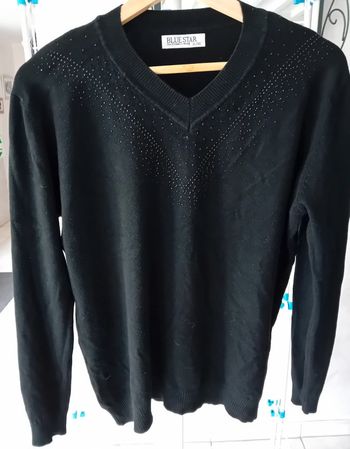 Pull col V noir avec brillant
