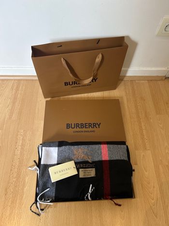 écharpe Burberry