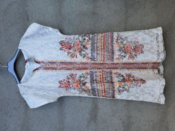 Robe fleurie dentelée