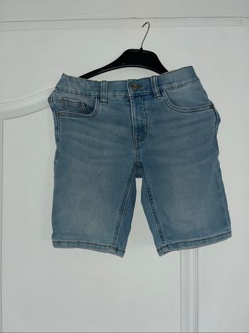Short jeans