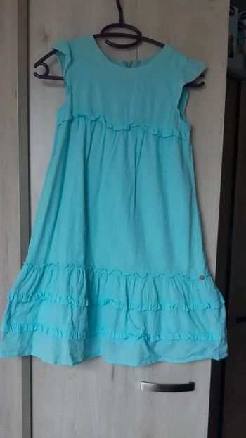 Robe "lili gaufrette" bleu clair 10 ans état comme neuve