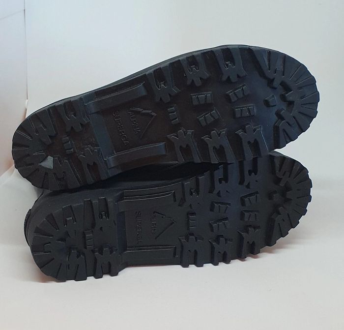 Bottines Superga en cuir noires neuves jamais portées dans leur boîte d'origine (valeur 169€) - photo numéro 8