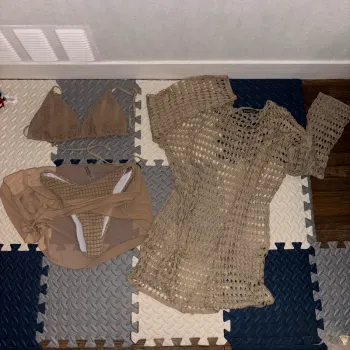 Lot/set 4 pièces Ensemble de plage marron triangle, tanga et 2 paréos