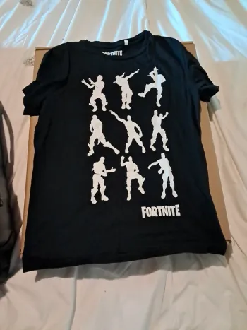T-shirt garçon fortnite taille 16 ans