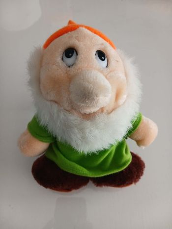 Peluche Prof (Doc) - Blanche-Neige et les Sept Nains - Disney