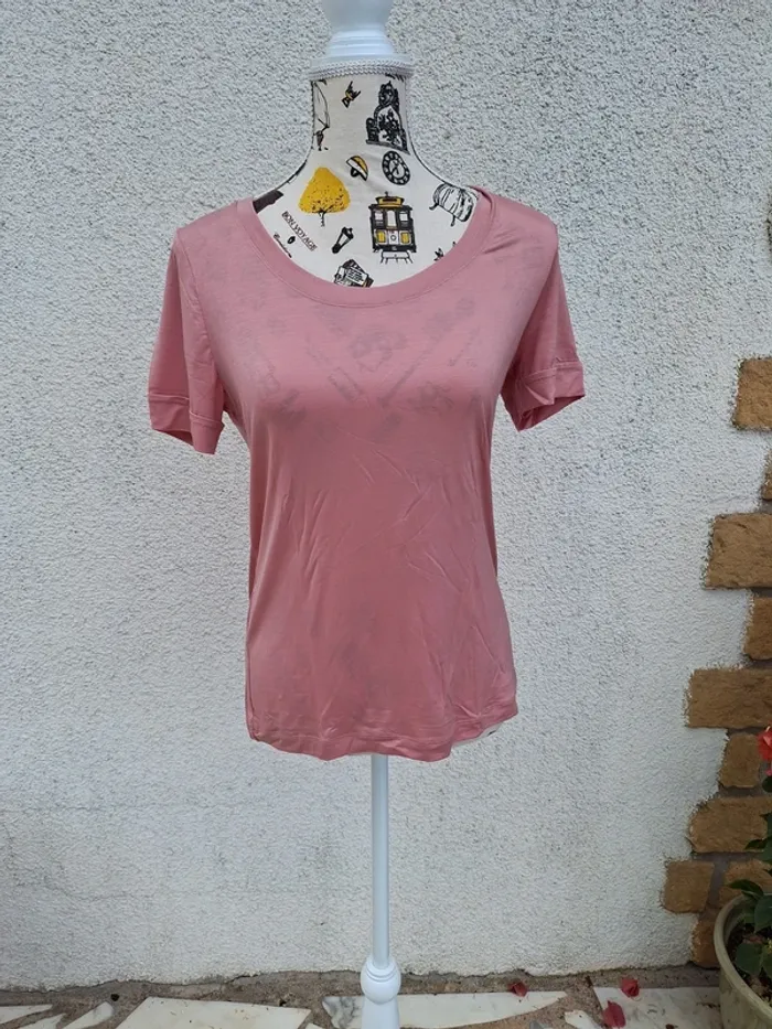 Tee-shirt rose - photo numéro 3