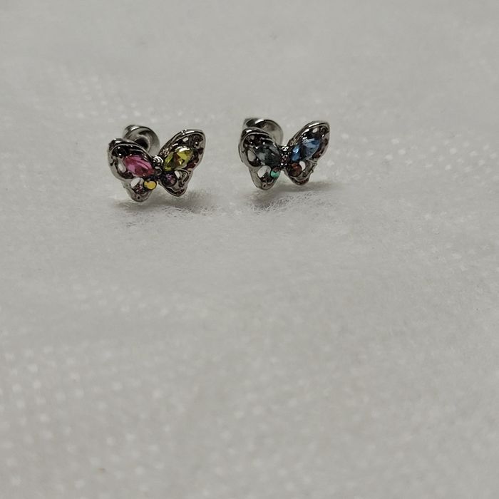 Boucle d oreille papillon 🦋 neuve
