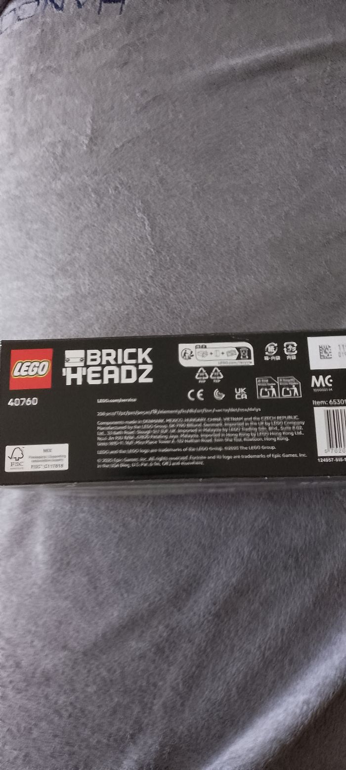 Lego BrickHeadz FORTNITE 40760
Bananaventurier et l’experte des câlins
Neuf pour + 10 ans. 258 pieces  Dans la boîte d origine. Jamais utilisé pour Noël - photo numéro 2