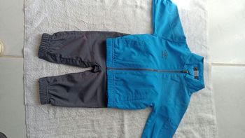 Survetement umbro taille 6 mois