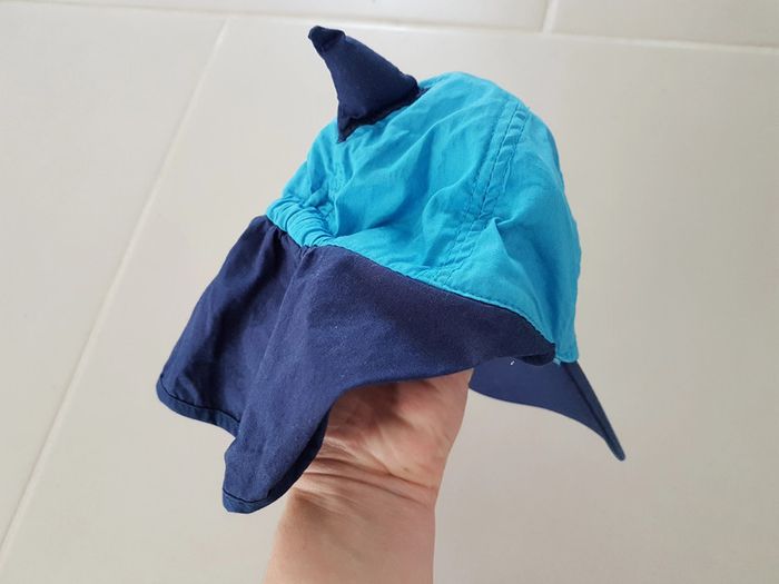 Casquette 6/12 mois quasi neuf - photo numéro 3