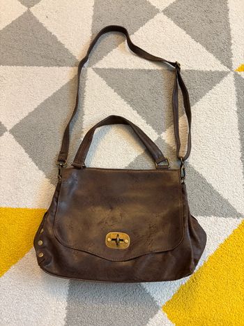 Sac à main en cuir vintage couleur marron