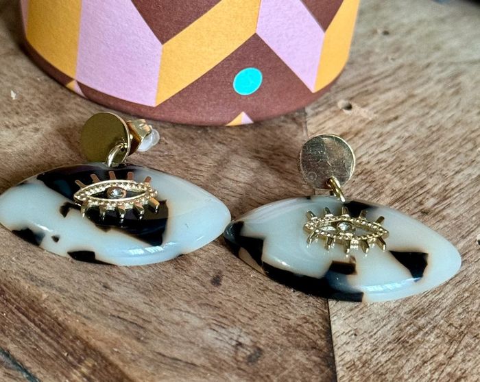 Boucles d’oreilles mile Mila en forme d’œil résine léopard acier inoxydable or cristal