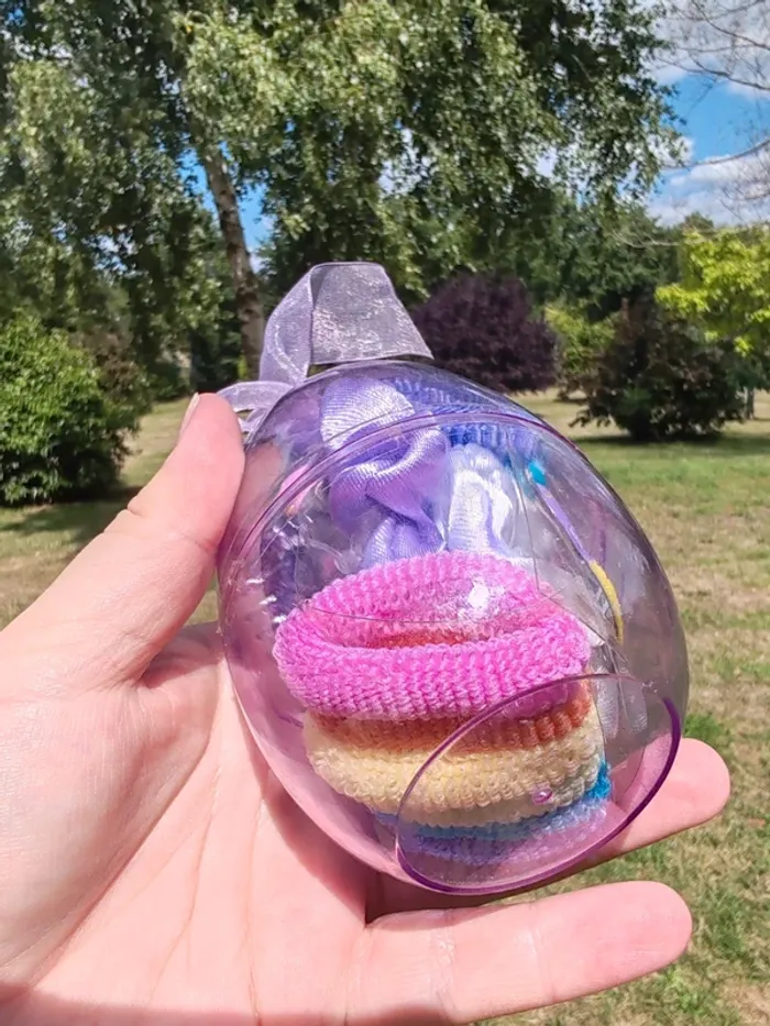 Lot accessoires de coiffures dans un oeuf violet - photo numéro 8