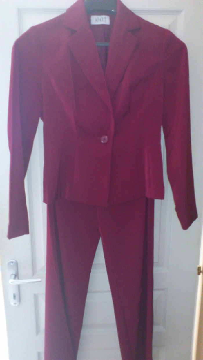 tailleur bordeaux - photo numéro 2