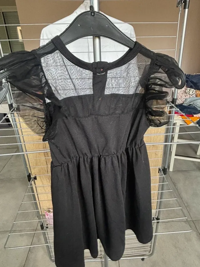 Robe noire - photo numéro 3