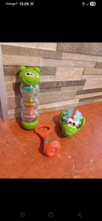 Lot de jouets d éveil 