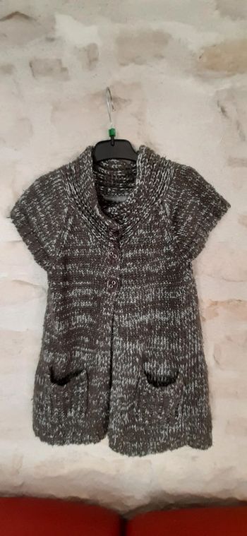 Gilet effet tricot gris avec des fils argentés 10 ans