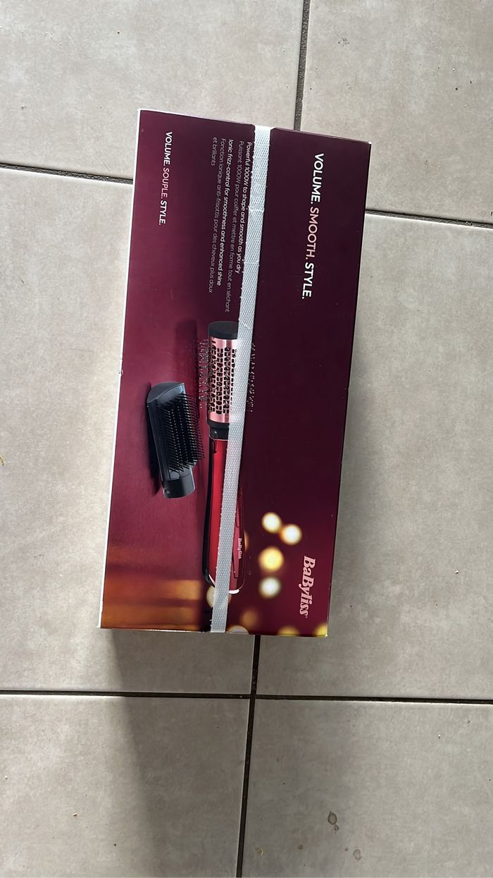 Brosse chauffante babyliss neuf