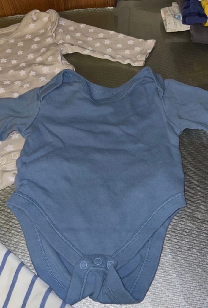 Lot de bodies - photo numéro 4