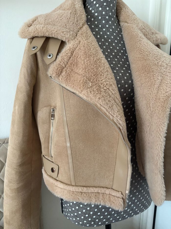Jolie veste fourrée - photo numéro 2