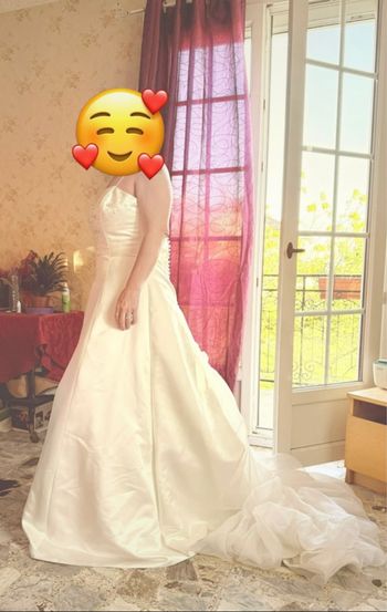 Magnifique robe de mariée en satin ivoire, coupe princesse. XL / 42 / 14 • Très bon état