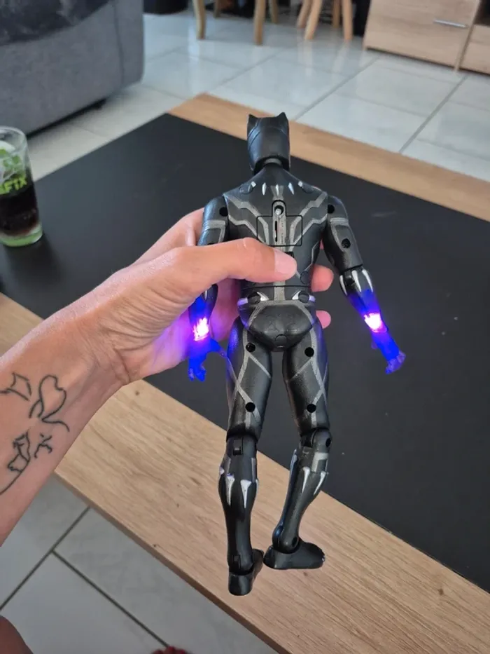Figurine black panther - photo numéro 4