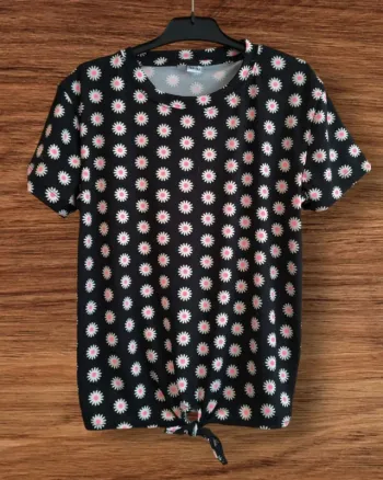 T-shirt à fleurs trop canon 🌼
Taille 146/152 (10-12 ans)