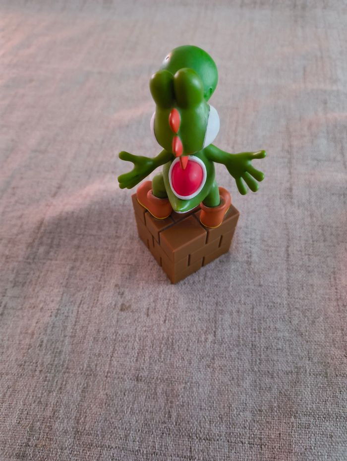 Figurine yoshi - photo numéro 2