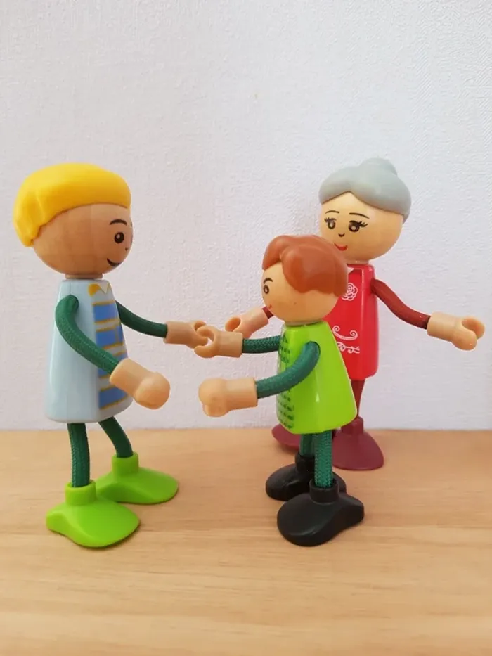 lot de figurines pour maison de poupée - photo numéro 9