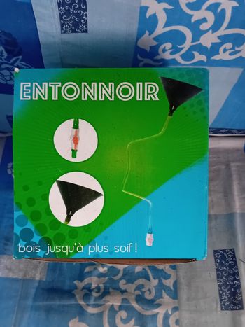 Entonnoir fête neuf
