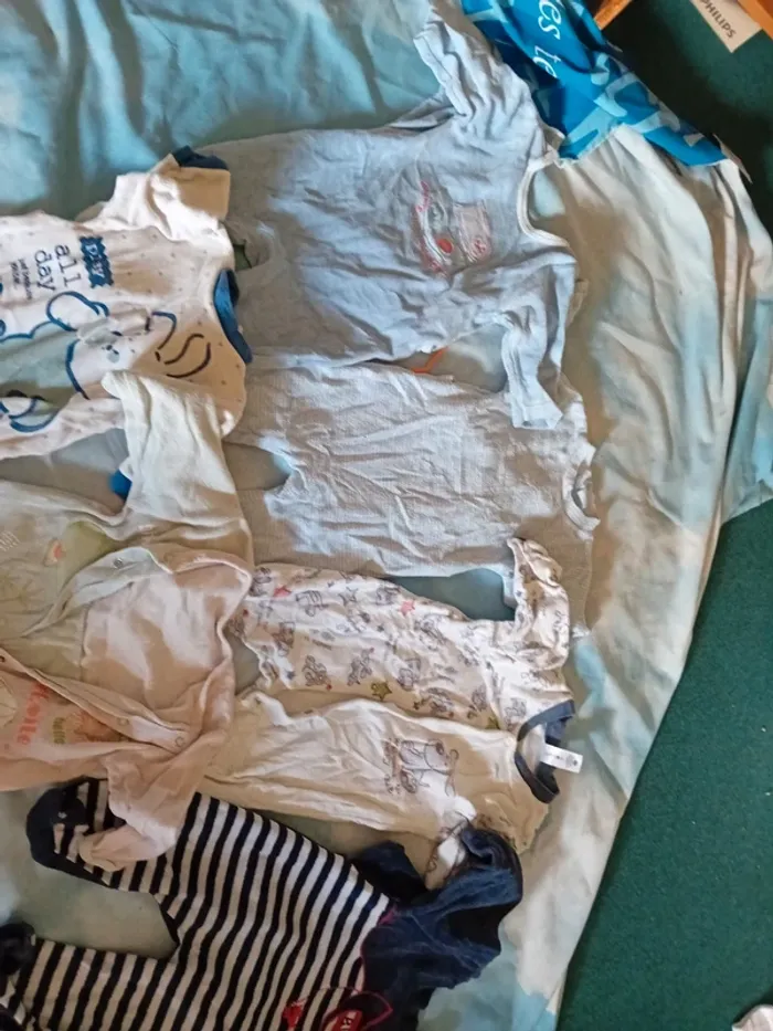 Pyjamas 6mois - photo numéro 3