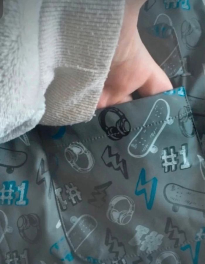 Manteau imperméable à capuche très bon état garçon taille 5 ans couleur gris - photo numéro 8
