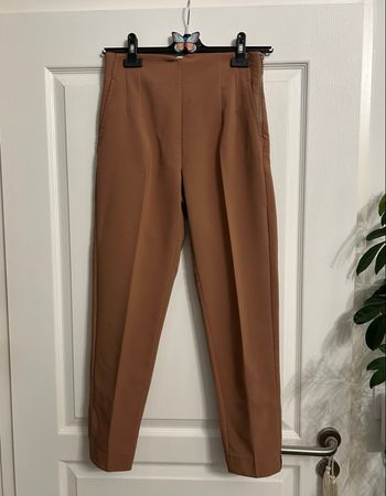 Pantalon à pinces pour théâtre