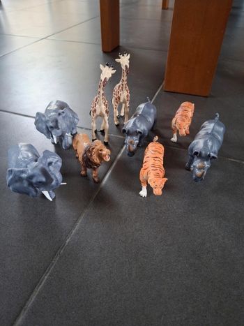 Lot figurines animaux