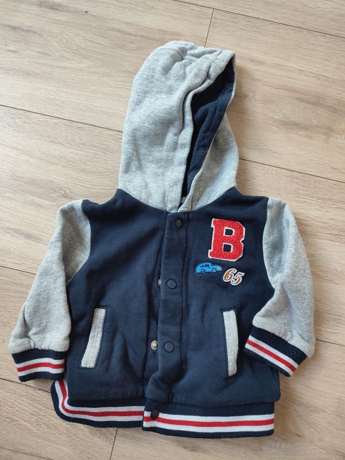 Veste à capuche 9 mois