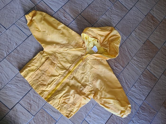 Blouson coupe vent jaune / Taille 12 mois